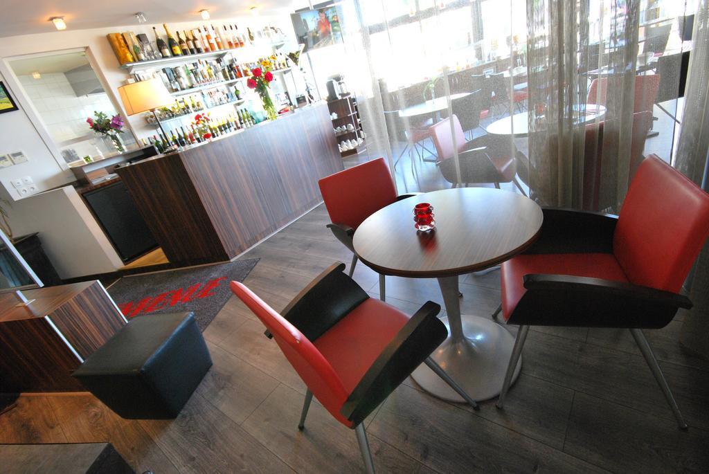 Hotel De Loire Et Restaurant Les Bateliers Trélazé المظهر الخارجي الصورة