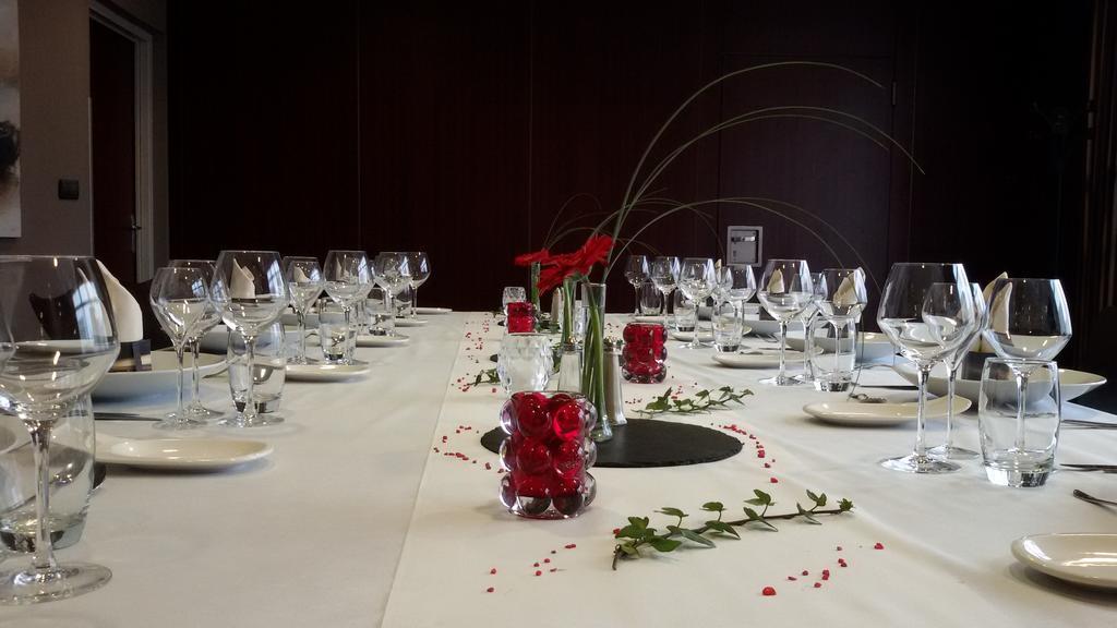 Hotel De Loire Et Restaurant Les Bateliers Trélazé المظهر الخارجي الصورة